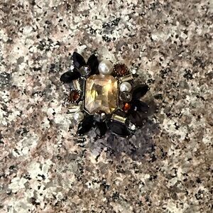 Chic Gold and Black Floral Brooch